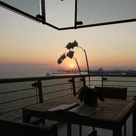 Otel Daios Luxury Living 5*