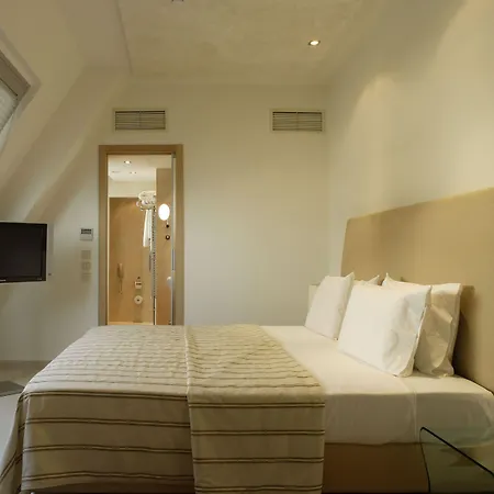 Hotell Daios Luxury Living 5*