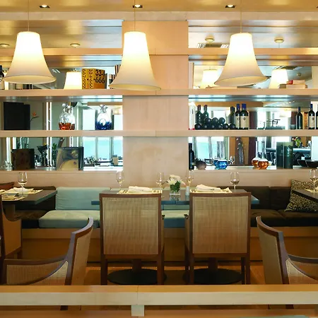 戴奥斯尊享人生酒店